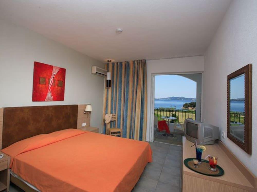 Radisson Resort Plaza Skiathos Kanapíca Kültér fotó